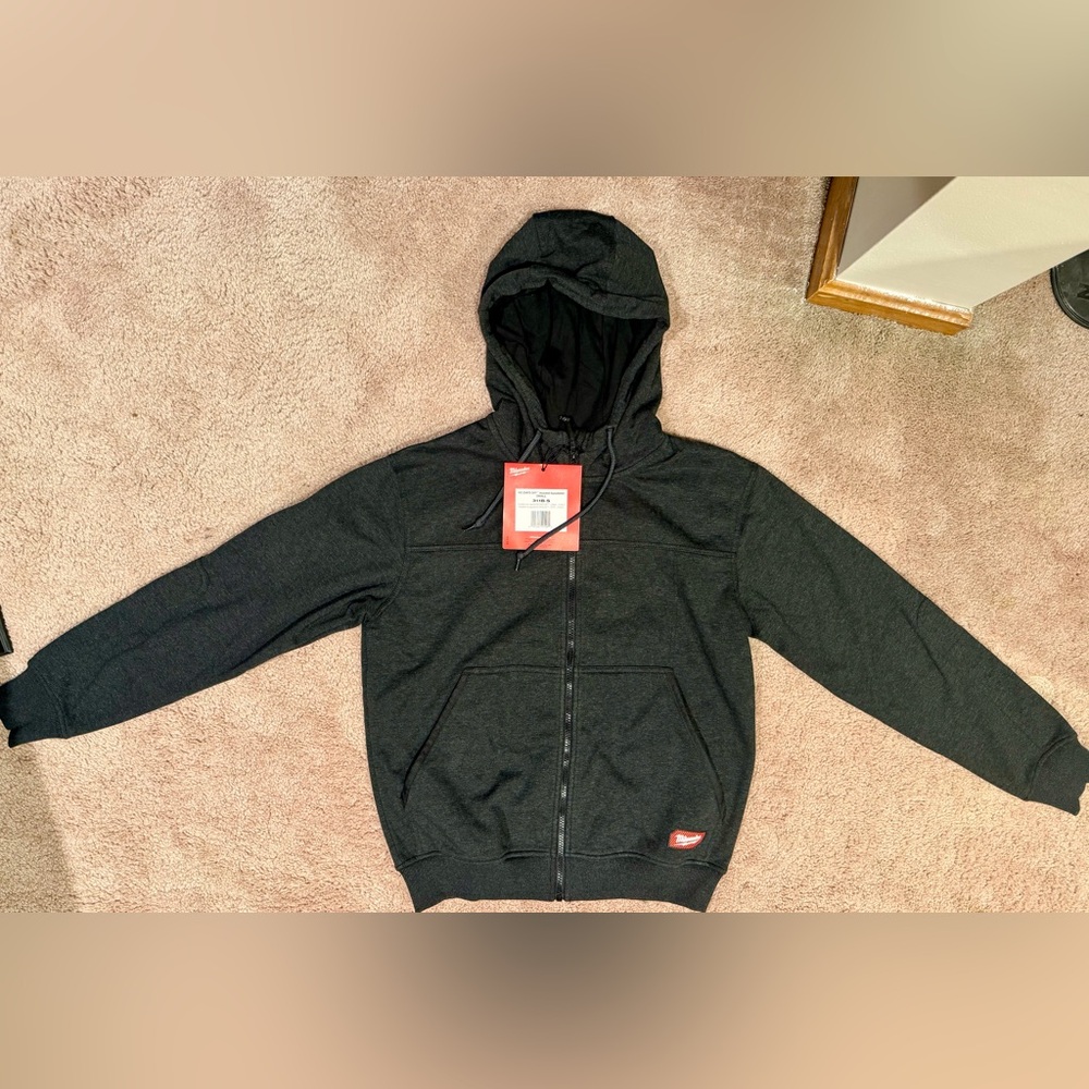 Men’s Milwaukee No Days Off Hoodie - Picture 5 of 6